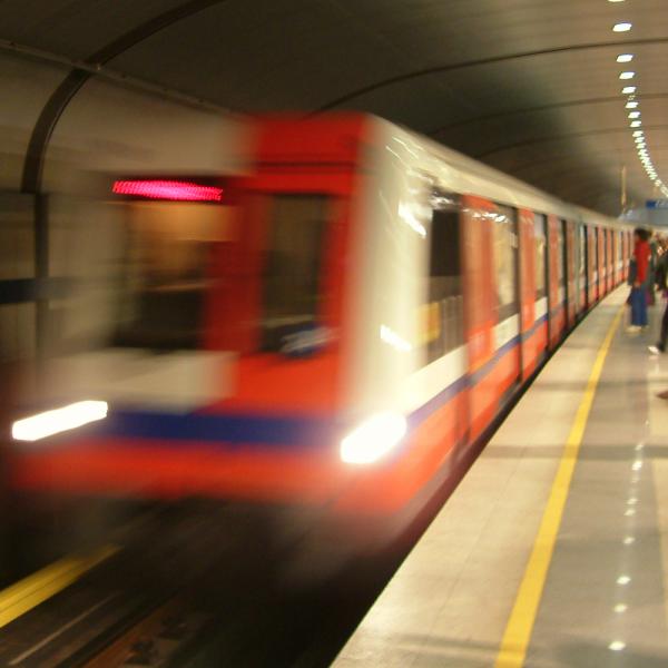 Metro częściej w godzinach szczytu