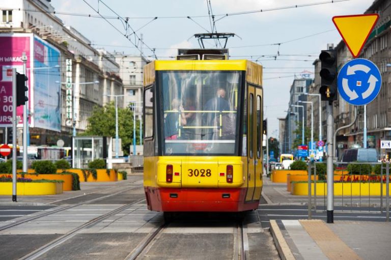 Tramwaje jadą nocą