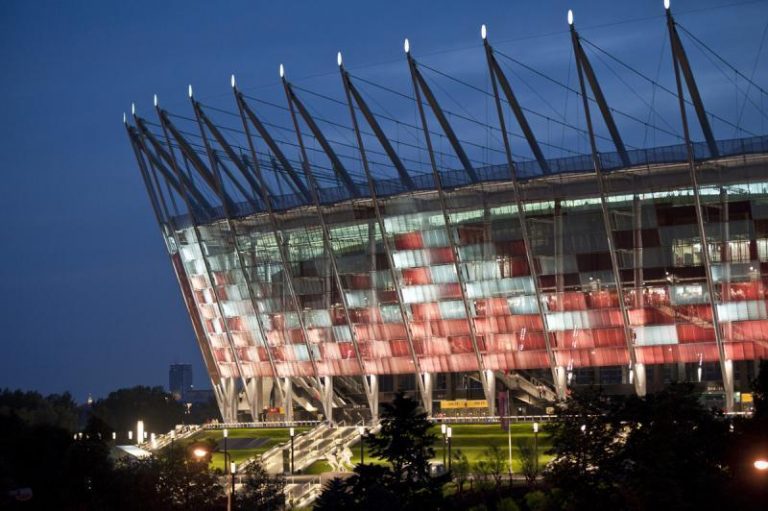 Rihanna zaśpiewa na Stadionie Narodowym. Zmiany w komunikacji