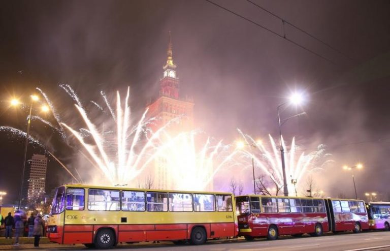 Na WOŚP metrem, ikarusem i „żabą”