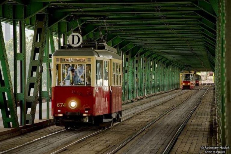 Zabytkowym tramwajem na Dzień Dziecka