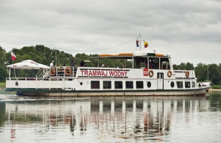 Tramwaj wodny – więcej kursów z przewodnikiem