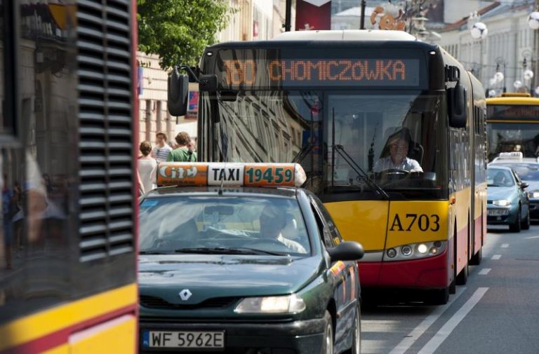 Obchody Święta Wojska Polskiego. Zmiany w komunikacji