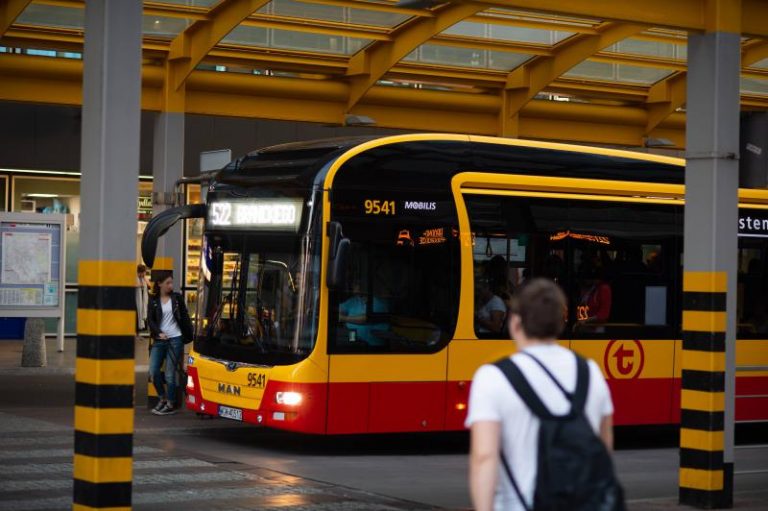 Autobusy przy Dworcu Centralnym odjadą z innych przystanków