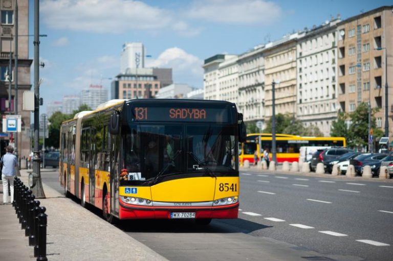 Zgromadzenia, przemarsze i rolkarze