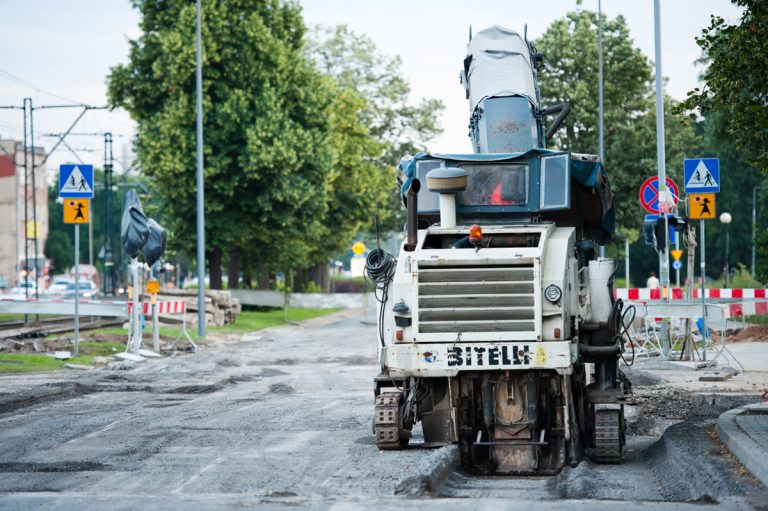 Na Bemowie i Mokotowie będą frezować, a na Pradze „posprzątają” po metrze