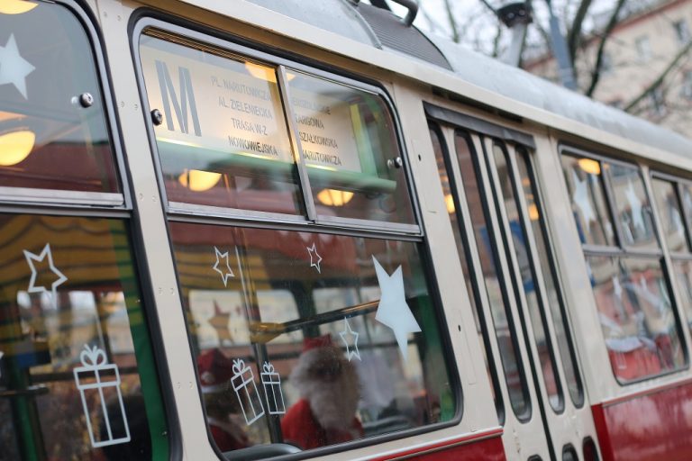 Zabytkowym tramwajem w święta