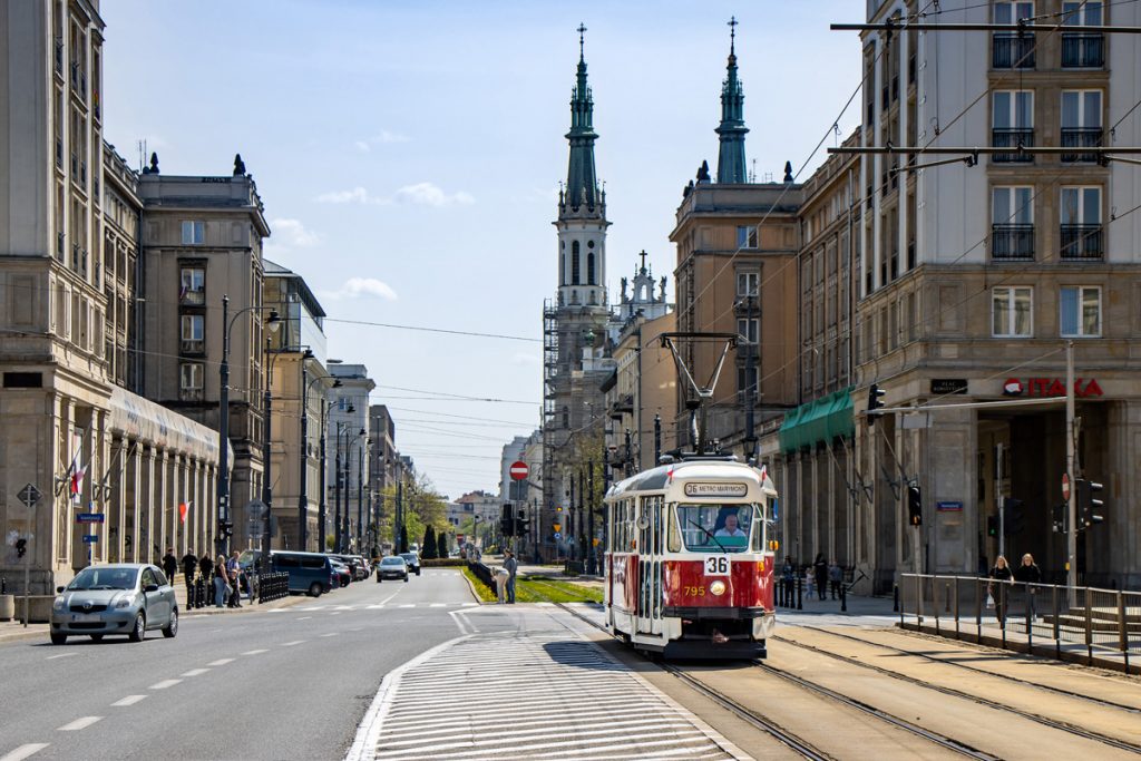 Tramwaj typu 13N nr 795 na linii 36