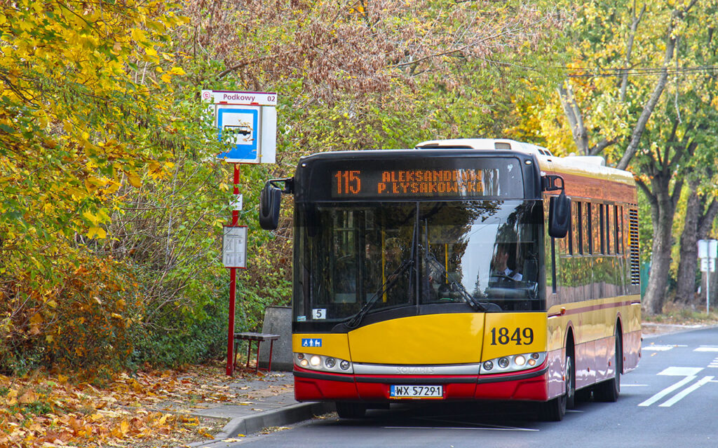 Autobus linii 115 w Wawrze