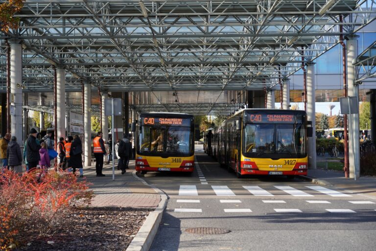 Pierwsze linie cmentarne na trasach